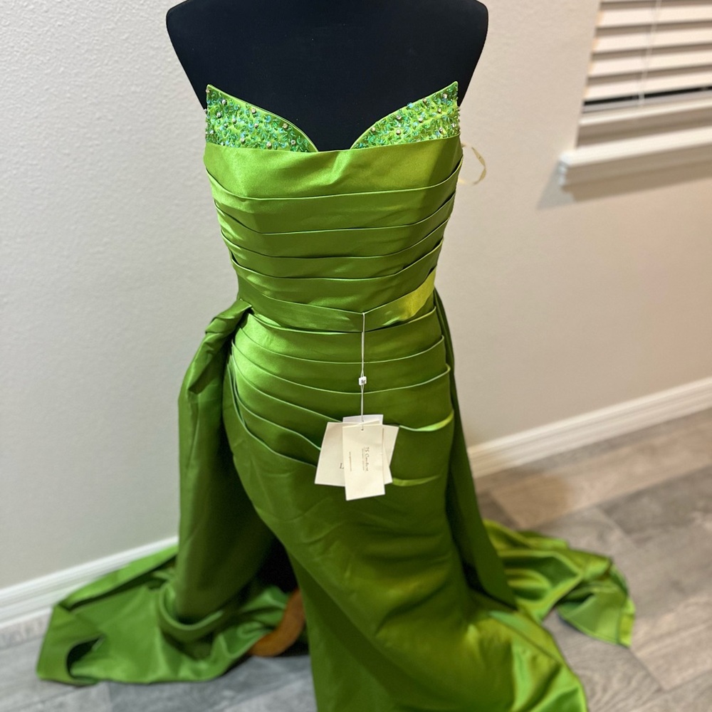 Vibrant Strapless Green Gown